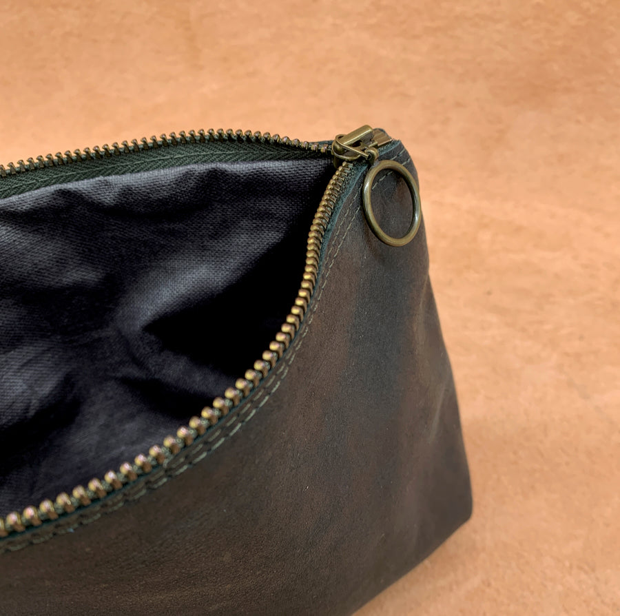 Close up of zip on Luxury Leather Wash Bag  