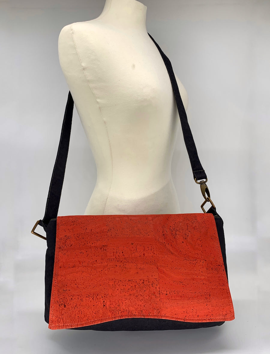DELAUNAY CROSSBODY AND SHOULDER BAG, CORK, PARIKA/BLACK
