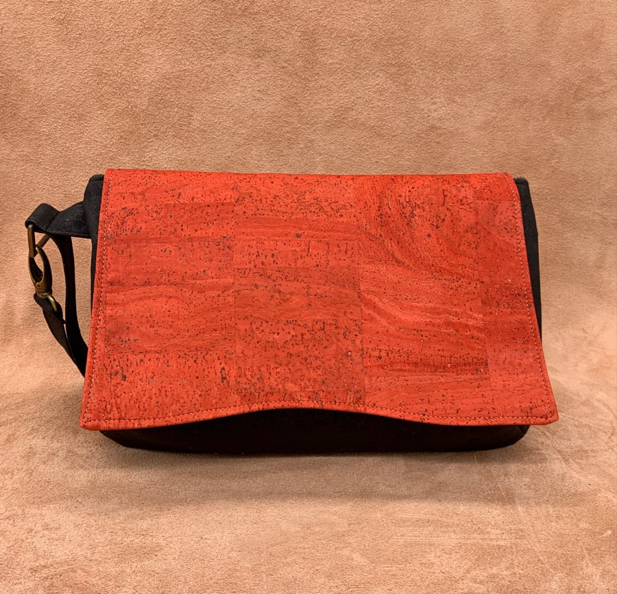 DELAUNAY CROSSBODY AND SHOULDER BAG, CORK, PARIKA/BLACK